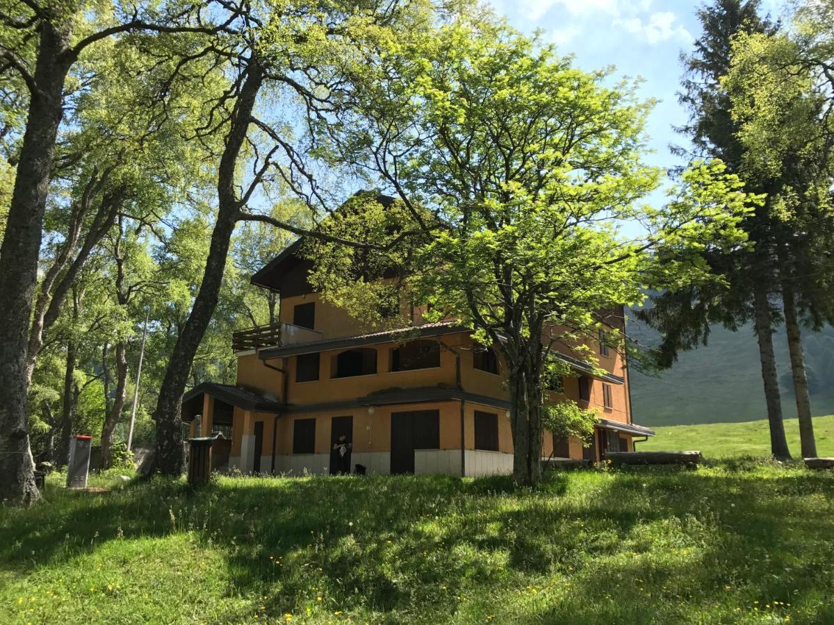 La Capanna Lägenhet Margno Exteriör bild